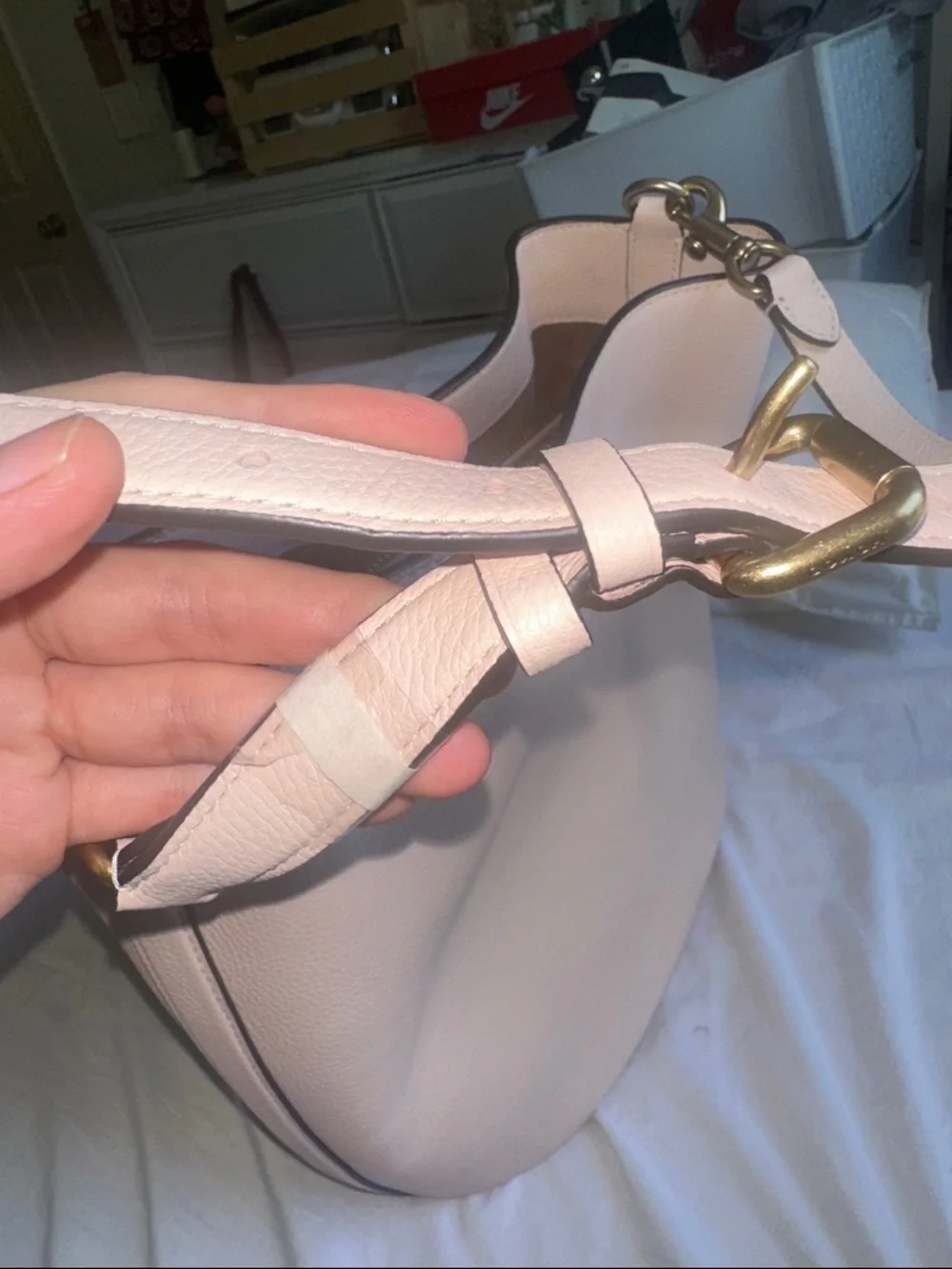 Coach Pebbled Leather Shoulder Bag in Pale Pink with Gold Hardware - Picture 5 of 6